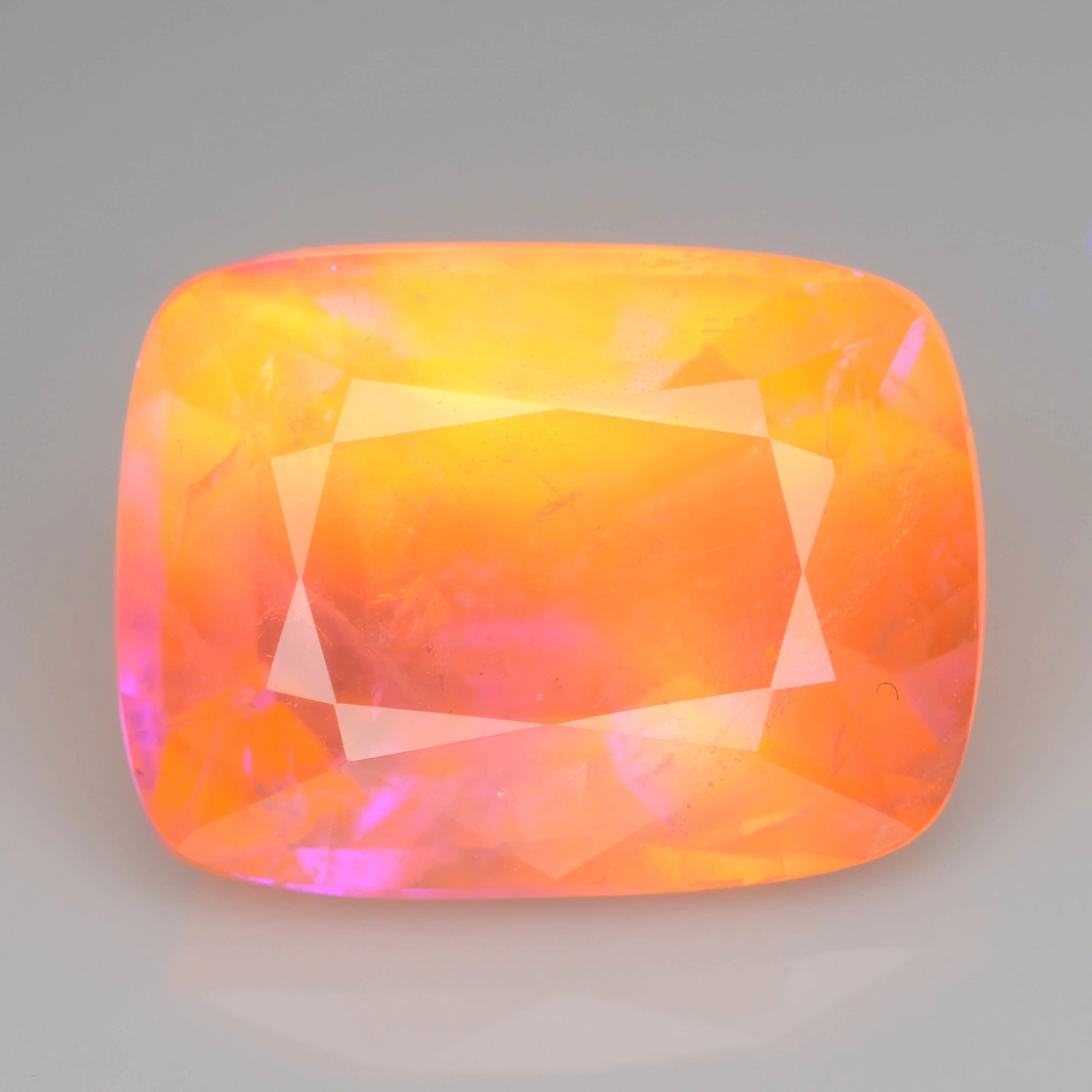 Ultra Rare Hackmanite 7.40 ct Top Grade Tenebrescence Untreated Sku 2